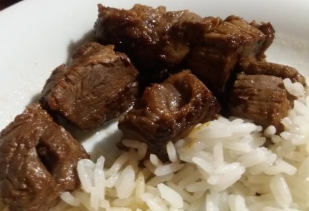 como-fazer-contrafilé-salgado-dourado-em-cubos