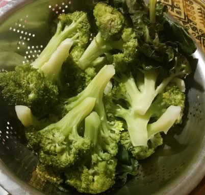 Como Fazer Brócolis Verdinho Refogado ou na Salada e Benefícios