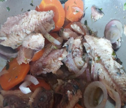 Salada de sardinha com Cenoura e Azeitonas  – Como Fazer Salada Nutritiva