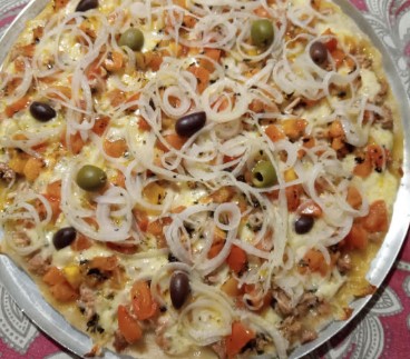 Pizza de Levain com Molho sobre o Recheio e Queijo direto na Massa