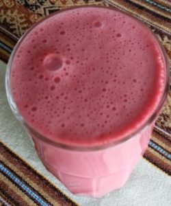 iogurte-de-kefir-de-leite-com-beterraba