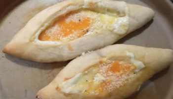 Pão Khachapuri Barquinha com Massa de Levain recheado de Queijo, Ovo