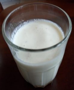 vitamina-suco-de-kefir-de-leite-com-inhame-e-maçã