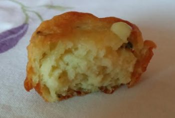Bolinho de Chuva Salgado Com Queijo Gorgonzola Receita Fácil e Rápida