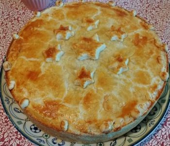 Torta de Frango e Palmito com Massa Crocante e Recheio Cremoso