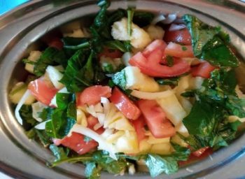 Salada de Rúcula com Abacaxi e Tomates Salada Refrescante e Nutritiva