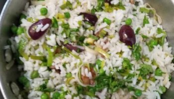 Como Aproveitar Arroz Cozido – Arroz com Alho Poró e Ervilhas