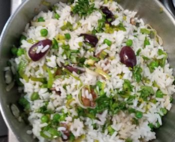 Como Aproveitar Arroz Cozido – Arroz com Alho Poró e Ervilhas