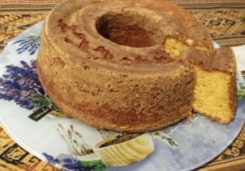 Bolo de Fubá Cozido de Queijo Massa Batida à Mão Sem Claras em Neve