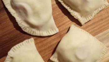 Pastelão de Batata com Massa de Pastel Caseira e Recheio de purê