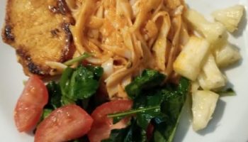 Salada com Abacaxi Alimentação Saudável com Frutas Frescas Nutrientes