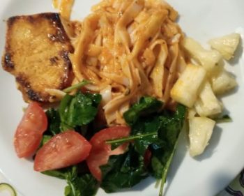 Salada com Abacaxi Alimentação Saudável com Frutas Frescas Nutrientes