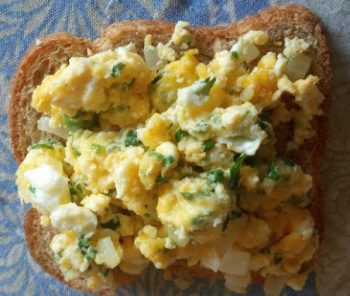 Omelete na Airfrayer – Ovo Mexido na Fritadeira Sem Óleo – Receita