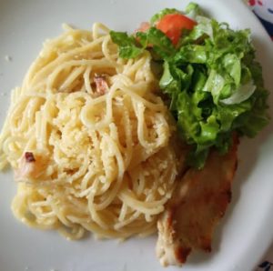 como-fazer-macarrão-à-carbonara-receita-fácil-