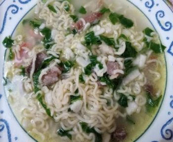 Miojo com Legumes e Carne – Como Fazer Macarrão Instantâneo Nutritivo