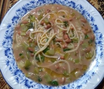 Sopa de Feijão com Legumes – Receita de Sopa Rápida com Feijão