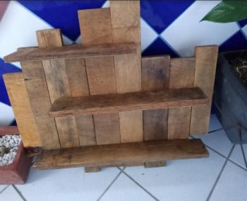 Suporte de Plantas com Pedaços de Madeira Tiras de Compensado Naval