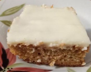 Bolo de Cenoura Americano com Cobertura de Leite de Coco – Bolo Fácil