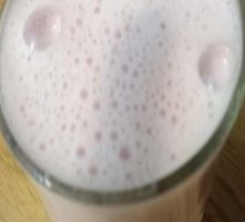 Iogurte de Kefir com Mirtilo e Schweppes Bebida Gaseificada com Iogurte