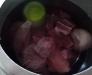 laranja-dentro-da-feijoada-tira-gordura-