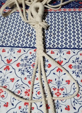como-fazer-nó-quadrado-suporte-de-vaso-de-macramê-