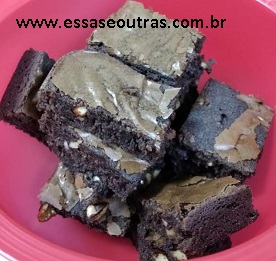receita-de-brownie-úmido-frutas