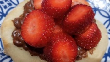 Esfiha Doce Aberta de Chocolate, Morangos Como Fazer Massa Cobertura