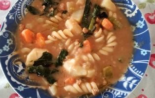Sopa de Feijão com Carne de Soja e Legumes- Sopa Vegetariana