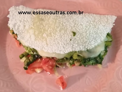 tapioca-com-queijo-e-escarola-