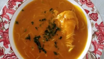 Caldo de Abóbora com Frango e Cabelinho de Anjo – Sopa Nutritiva