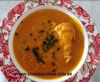 Caldo de Abóbora com Frango e Cabelinho de Anjo – Sopa Nutritiva