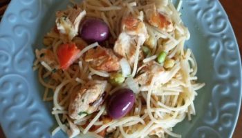 Macarrão com Frango Fava Verde e Azeitonas – Receita Rápida