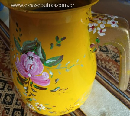 bule-amarelo-com-pintura-bauer-