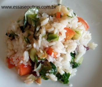 Arroz com Escarola e Tomate – Reaproveitar Arroz Cozido
