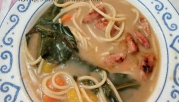 Sopa de Feijão com Ora pro Nóbis e Linguiça Calabresa Fresca Frita