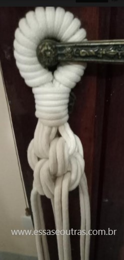 Suporte de Vaso com Cordão de Algodão e Nó Coroa Chinesa e Josefina