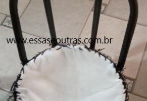 Suculentas na Cadeira de Ferro – Como Preparar Terra, Suporte e Plantar