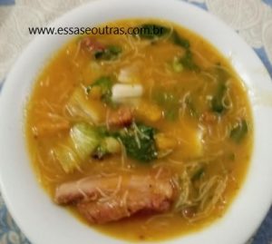 como-fazer-sopa-com-costela-de-porco-