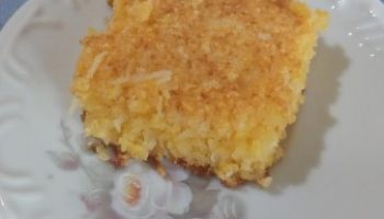 Bombocado feito com Flocos de Milho e Coco – Bolo Cozido