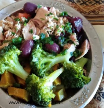 Salada Colorida com Atum – Receita Rápida com Abóbora e Brócolis