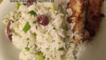 Arroz com Aspargos e Azeitonas servido com Peixe Frito – Receita