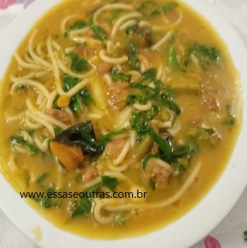 como-fazer-sopa-de-feijão-com-aspargo