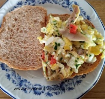 Omelete com Frango e Pimentão – Café da Manhã Nutritivo