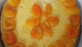 Torta com Massa de Farinha de Amêndoas e Recheio de Laranja