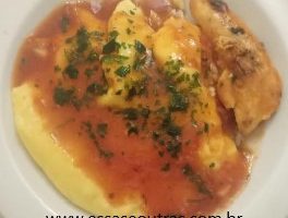 Polenta de Milho Verde com Molho Vermelho com Carne