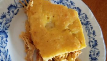 Torta Low Carb de Frango com Massa de Farinha de Amêndoas