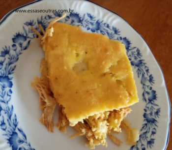 Torta Low Carb de Frango com Massa de Farinha de Amêndoas