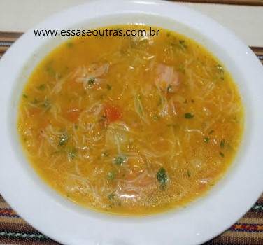 sopa-com-lombo-de-porco-salgado-
