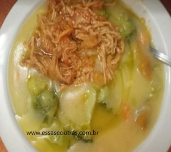 Sopa de Fubá com Frango Desfiado e Legume – Receita Fácil