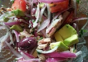 Salada de Sardinha em Lata com Abacate e Tomate – Receita Fácil